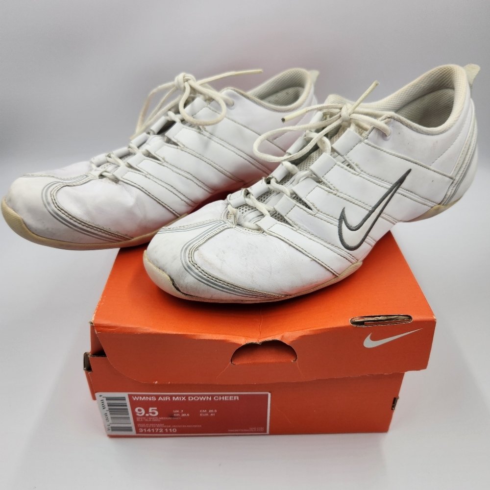 Nike Woman's Air Mix Down Cheer Shoes Sneakers 9.5